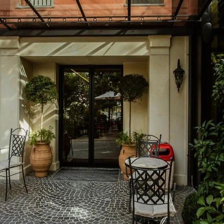 Ebel Boutique Hotel Тирана Екстер'єр фото