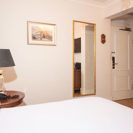 Ebel Boutique Hotel Тирана Екстер'єр фото
