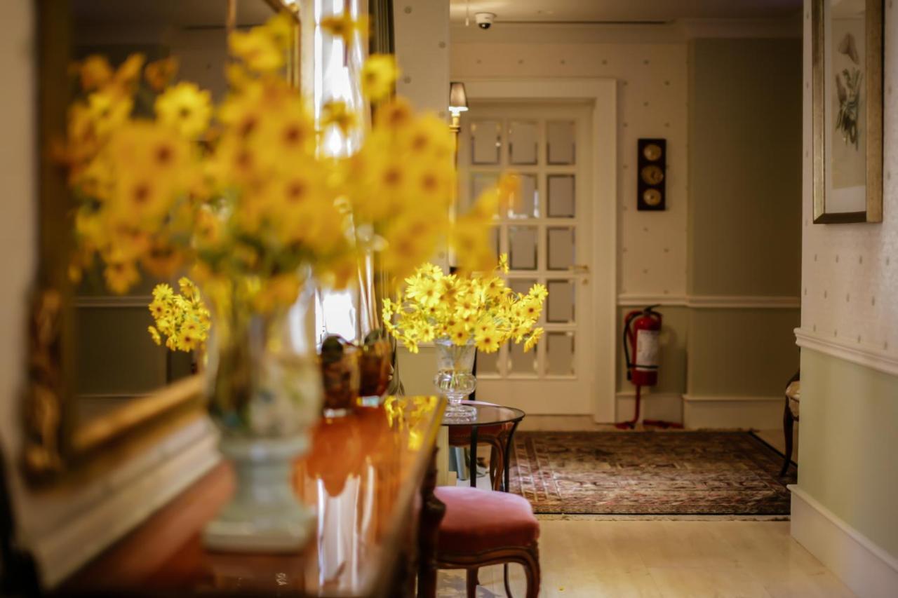 Ebel Boutique Hotel Тирана Екстер'єр фото