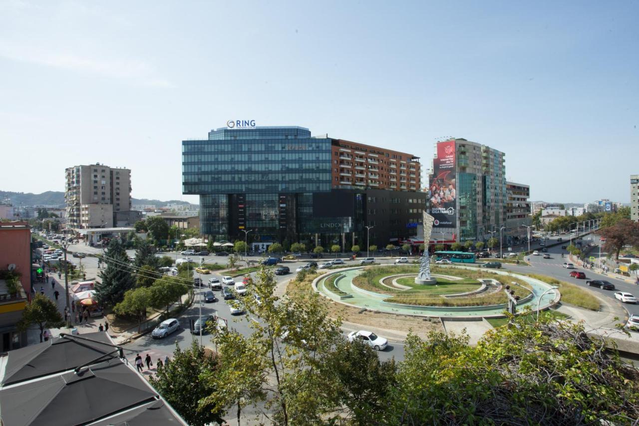 Ebel Boutique Hotel Тирана Екстер'єр фото