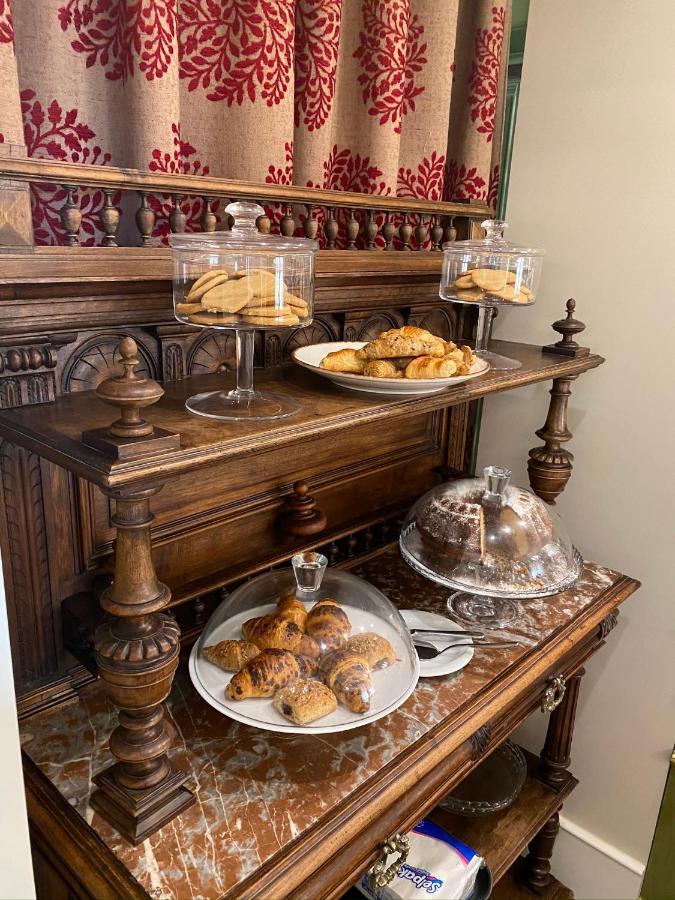 Ebel Boutique Hotel Тирана Екстер'єр фото