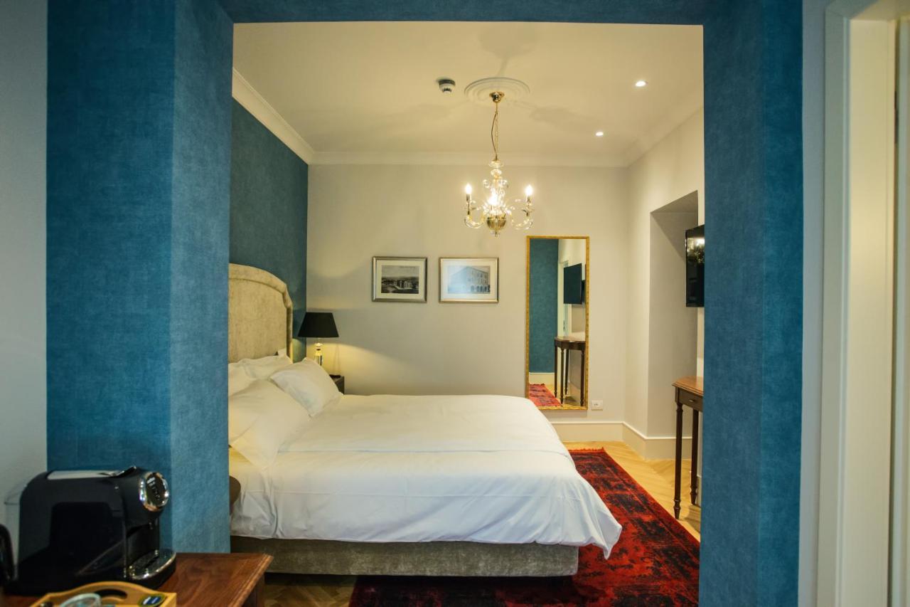 Ebel Boutique Hotel Тирана Екстер'єр фото