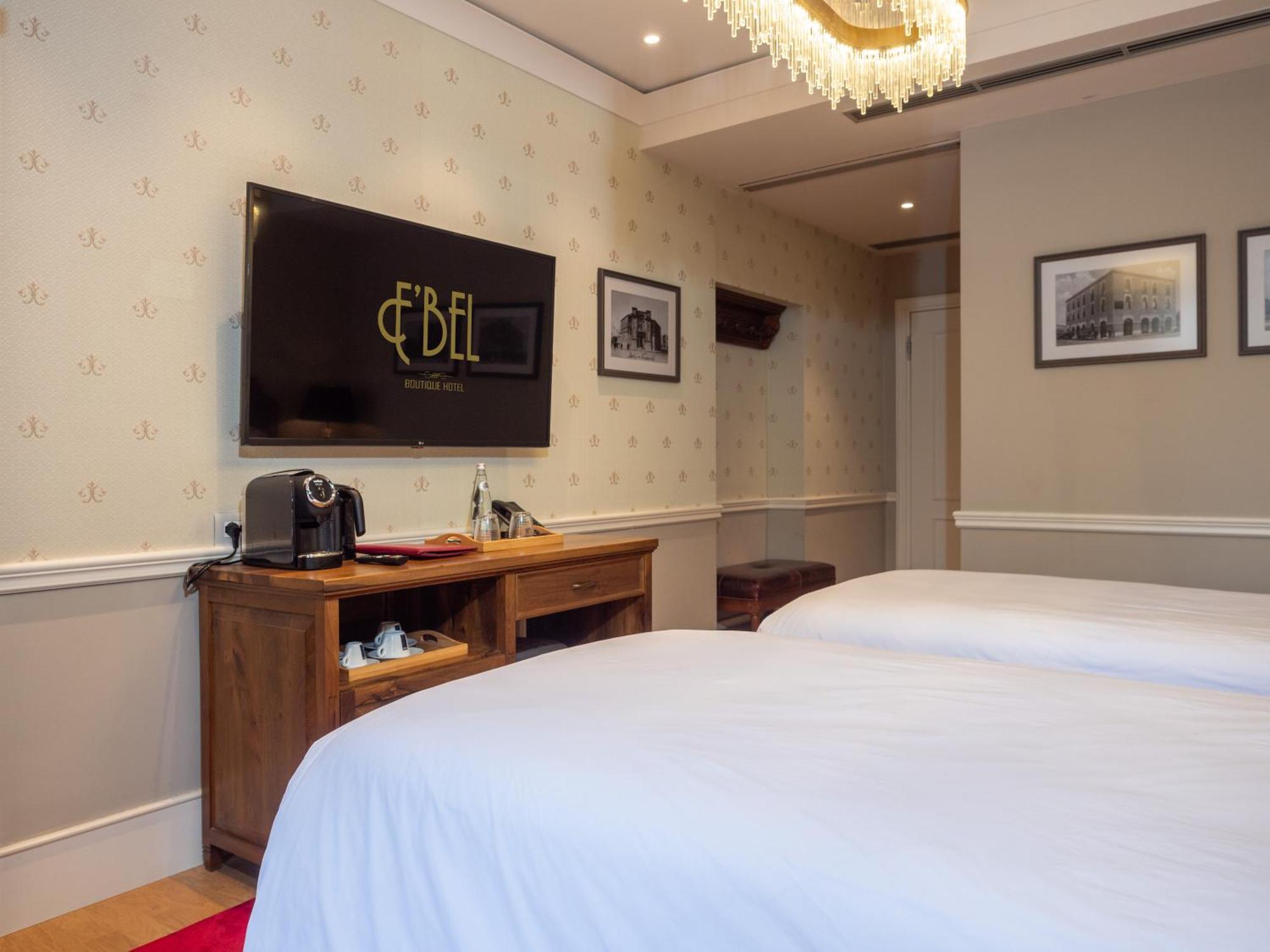 Ebel Boutique Hotel Тирана Екстер'єр фото