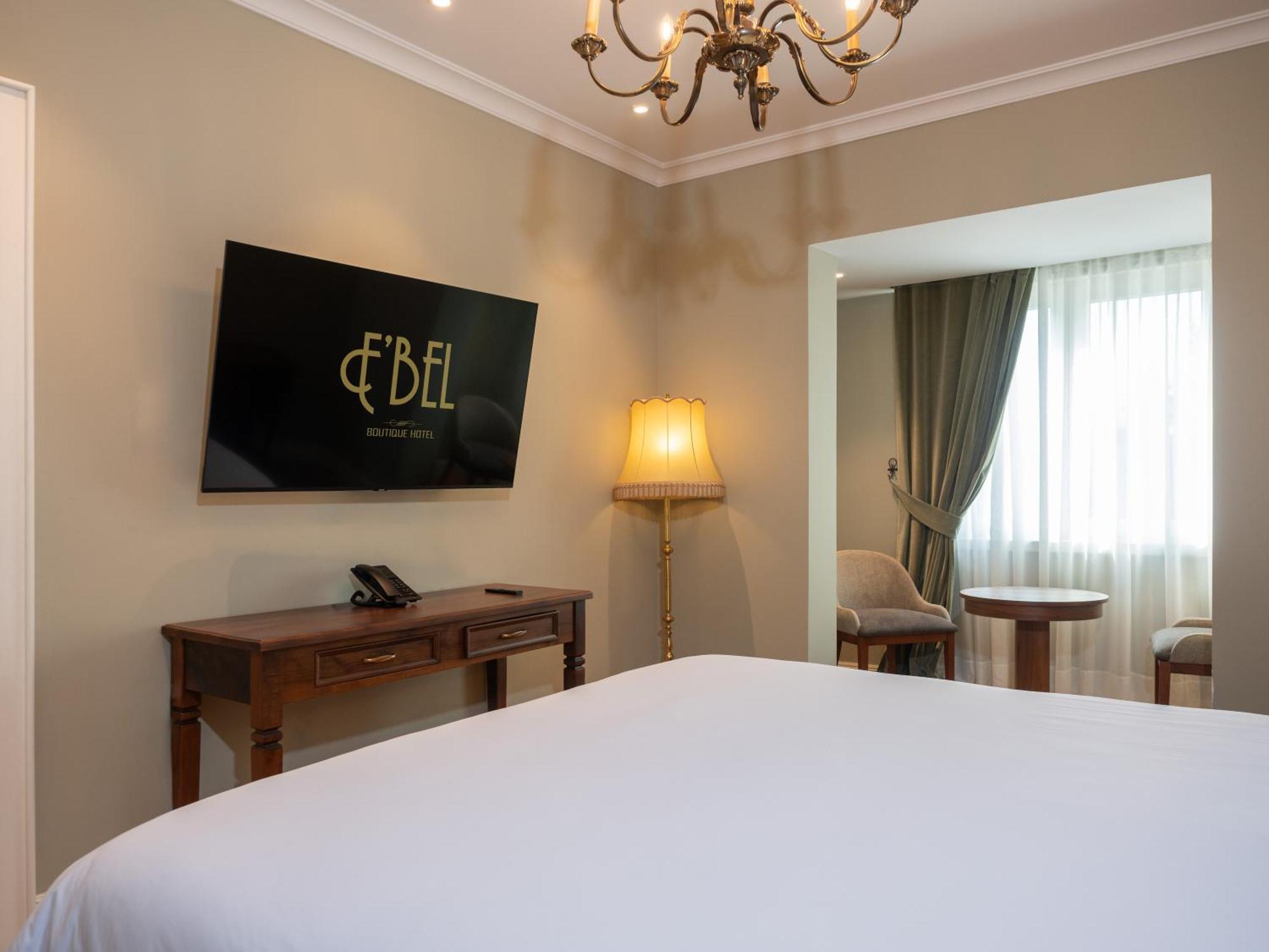 Ebel Boutique Hotel Тирана Екстер'єр фото