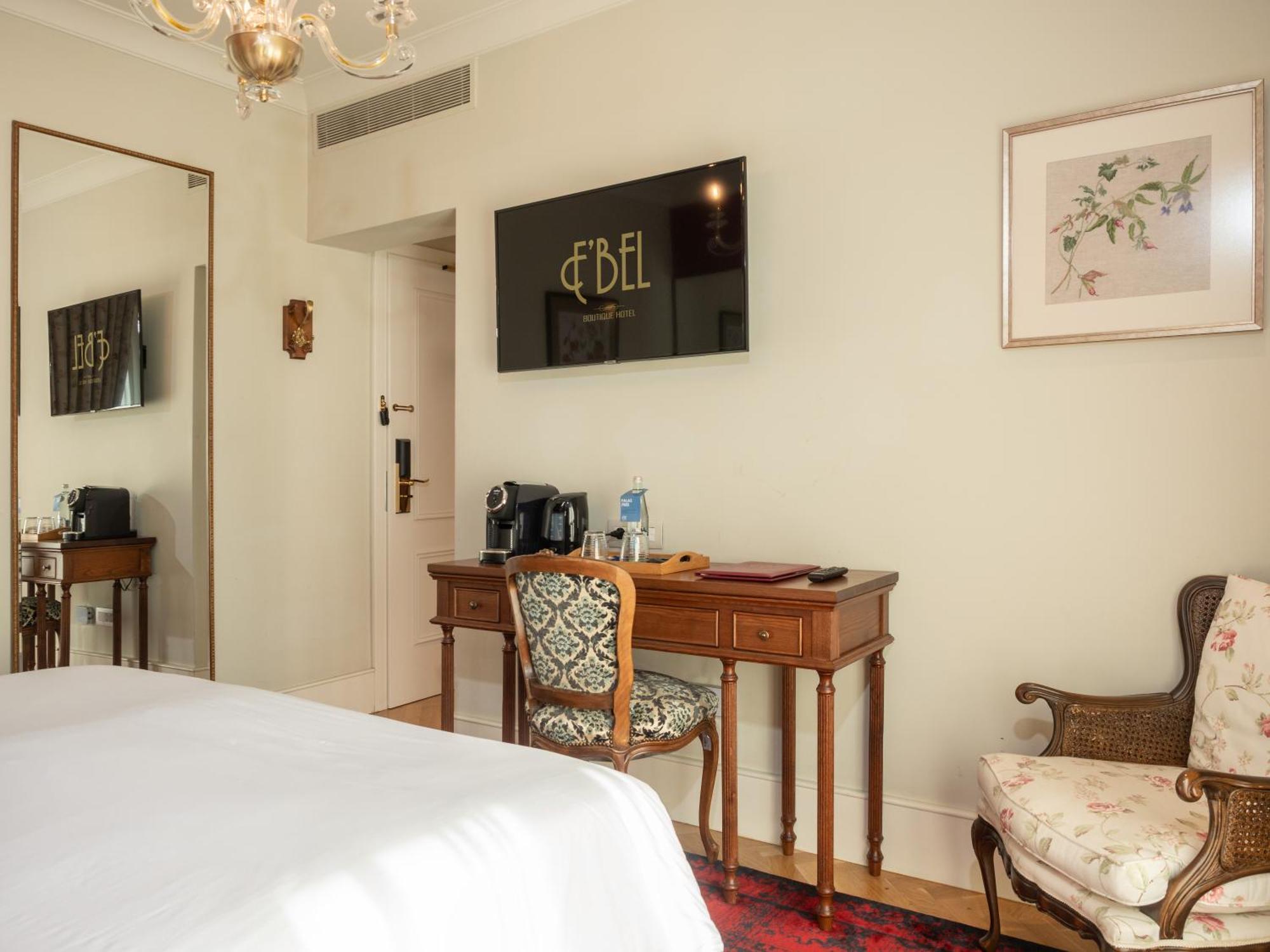 Ebel Boutique Hotel Тирана Екстер'єр фото
