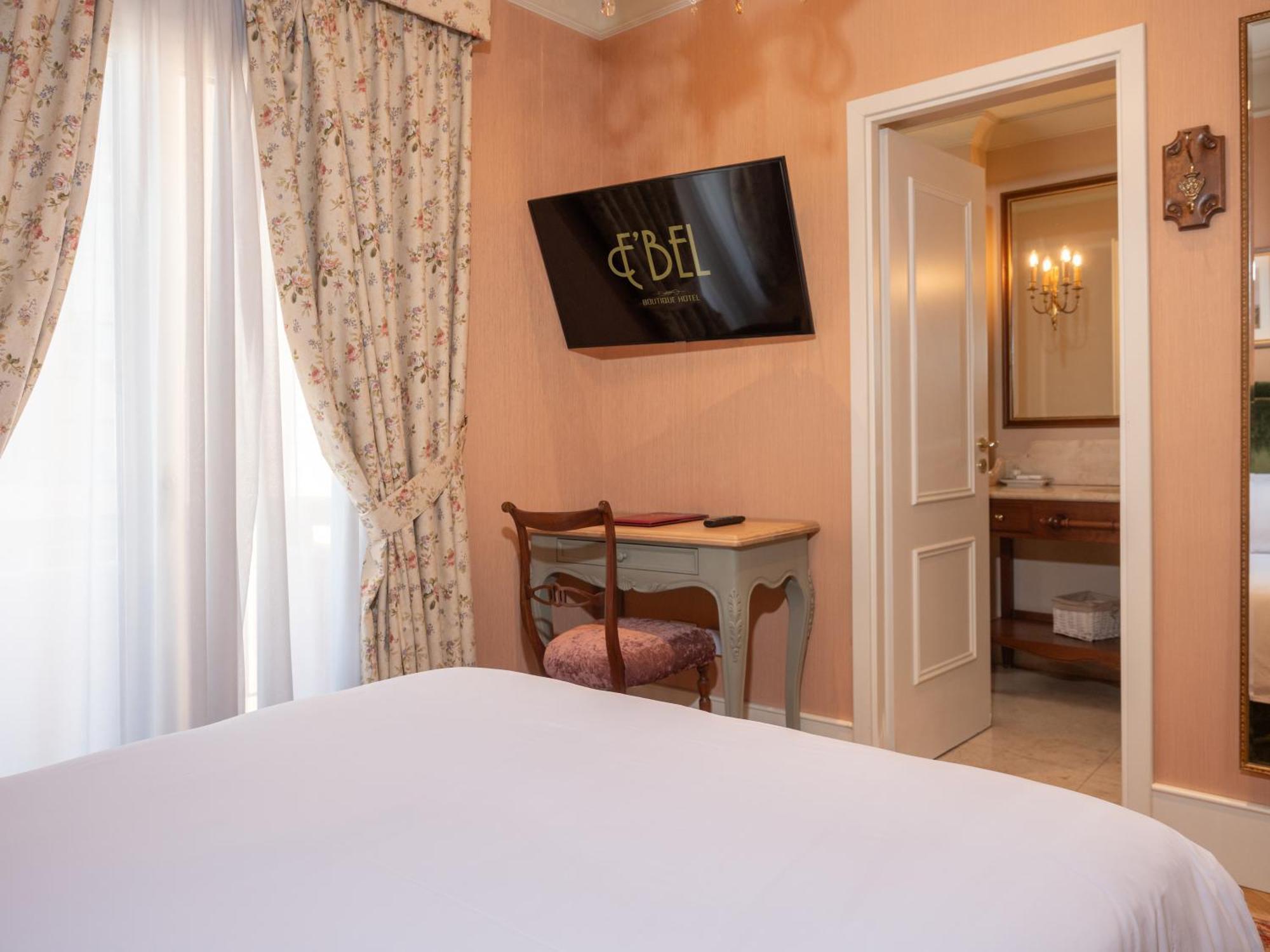 Ebel Boutique Hotel Тирана Екстер'єр фото