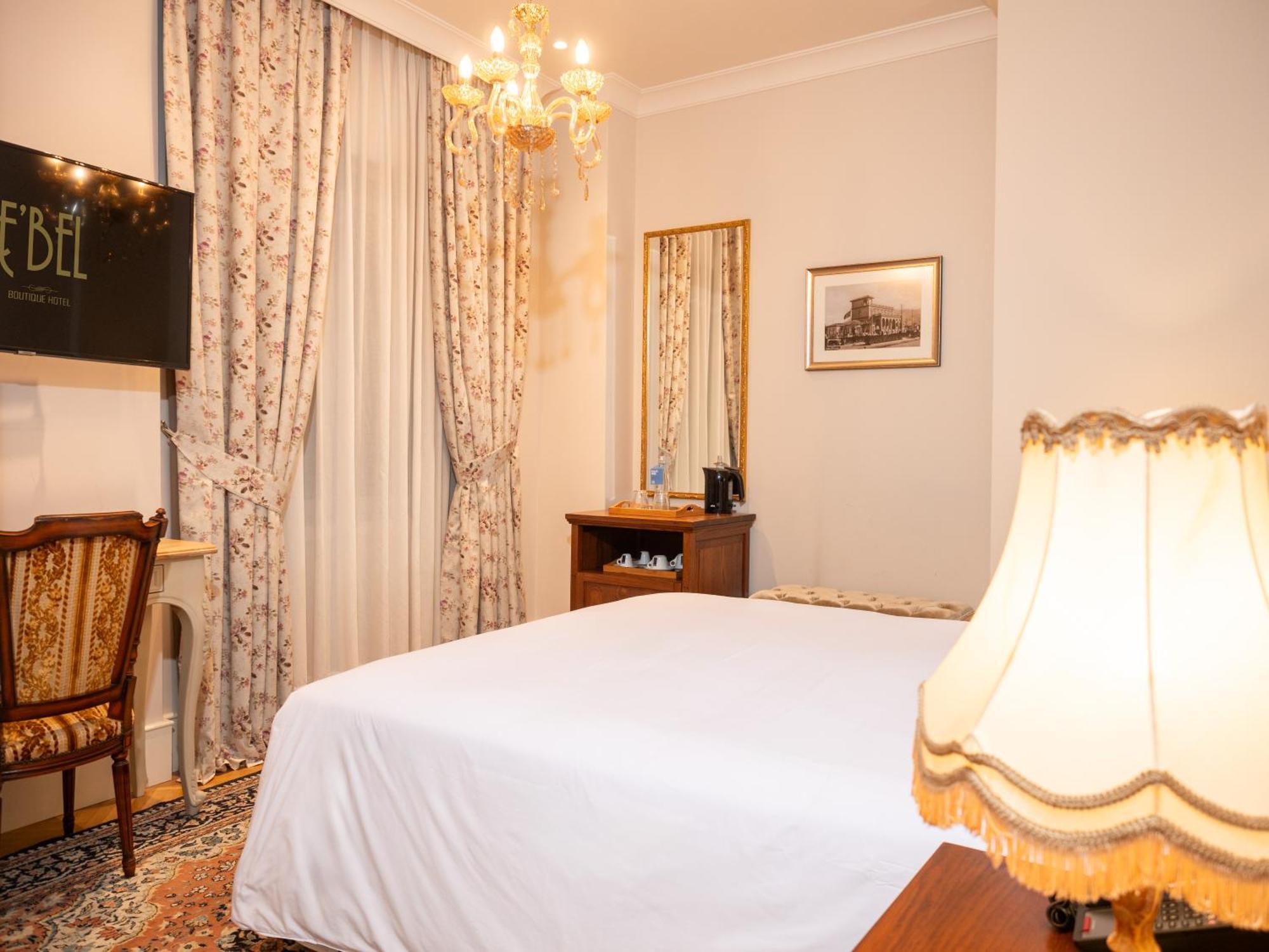 Ebel Boutique Hotel Тирана Екстер'єр фото